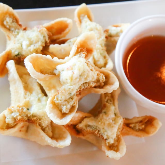 A13. Crab Cheese Wontons (6) - Hoành Thánh Pho Mai.